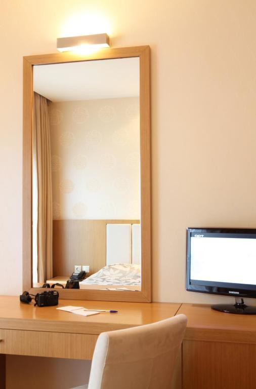 Hotel Alfa Edessa Quarto foto